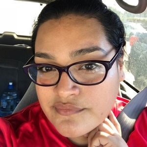 Meet your Posher, Yessenia